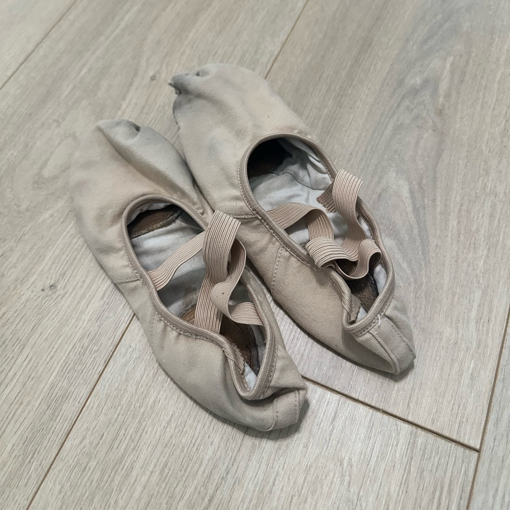 Capezio Hanami Nude Ballet Shoes - Used!
